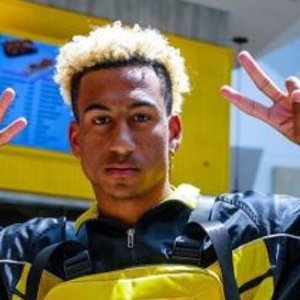 TheBlondeJon image 8