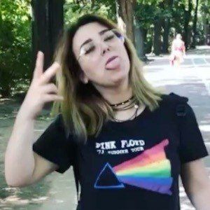 Theodora Boiangiu, 26 (YouTube明星)