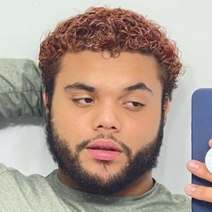 theofficialangelt, 24 (Estrella de TikTok)