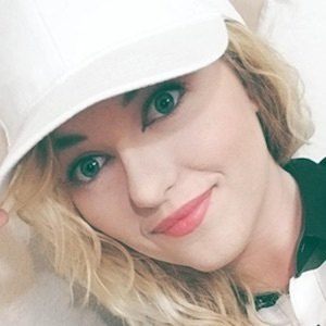 Theresa Holly, 31 (TikTok Star)