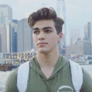 Thomas Petrou, 27 (Estrelas do YouTube)