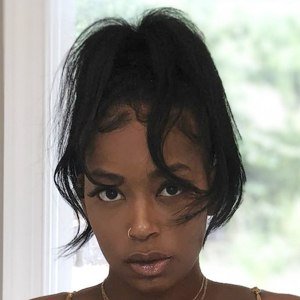 Tia Becca, 40 (现实之星)