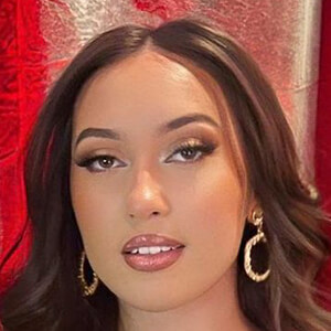 Tiara Nyuzo, 22 (Pop Singer)