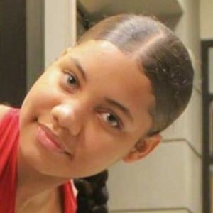 tiayarna, 20 (TikTok Star)