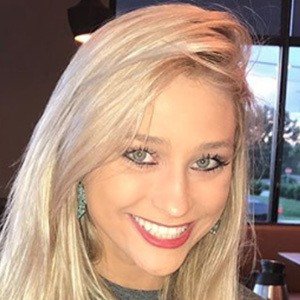 Tiffany Ashton, 28 (鄉村歌手)