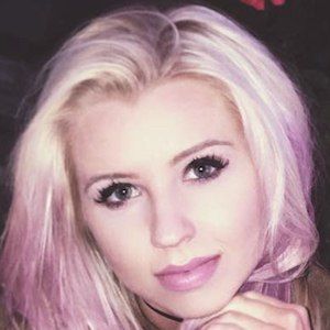 Tiffany Houghton, 31 (Cantante Pop)