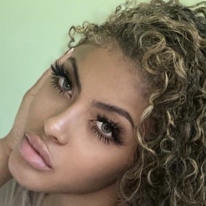 Tiffany Walker, 31 (Instagram Star)