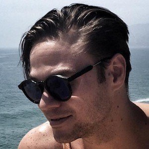 Tilian Pearson image 4