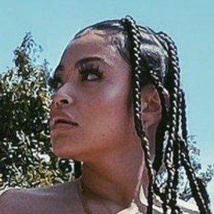 TillyKTV, 28 (TikTok明星)