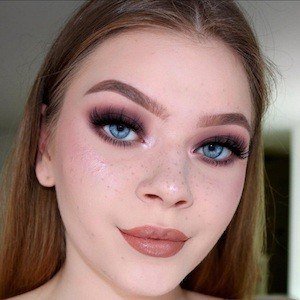 Tina Halada, 24 (Instagram Star)