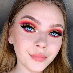 Tina Halada, 24 (Instagram Star)