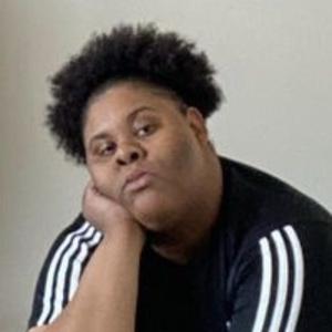 Tina Stewart, 24 (YouTube明星)