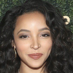 Tinashe, 32 (R&B歌手)