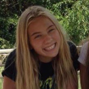 Titi Evelyn & Titi, 22 (Star di YouTube)