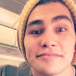 Birth Charts of Celebrities born on April 11
