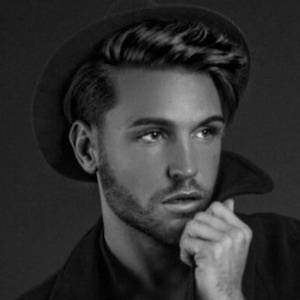 Tom Zanetti, 36 (DJ)