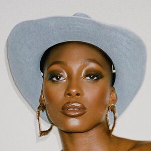 Toni Dreher-Adenuga, 25 (Модель)