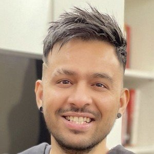Tony Kakkar image 7