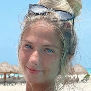 Tori Ralston, 25 (Estrella de TikTok)