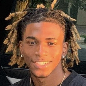 Trefuego, 22 (说唱歌手)