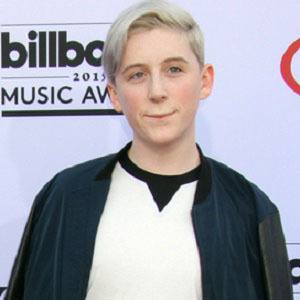 Trevi Moran, 27 (Estrelas do YouTube)