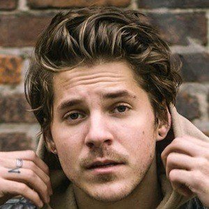 Trevor Wentworth, 32 (金属歌手)