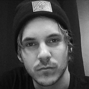 Trevor Wentworth, 32 (Chanteur de métal)