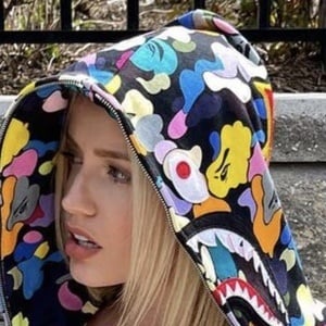 Tricia Marchese, 25 (YouTube明星)