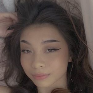 Trin Lovell, 23 (YouTube Star)