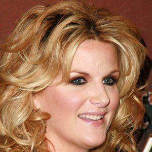 Trisha Yearwood, 61 (鄉村歌手)