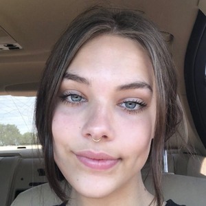 T.risten, 23 (Instagram Star)