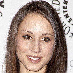 Troian Bellisario, 39 (Телеактриса)