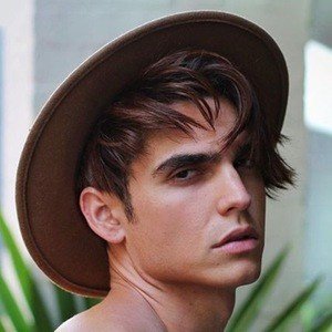 Troy Pes, 35 (Instagram明星)