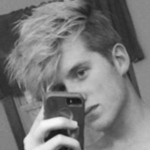 Troy Young, 29 (Estrella de YouTube)