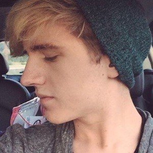 Troy Young, 29 (YouTube明星)