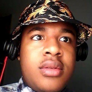 TROYCETV, 26 (YouTube Star)