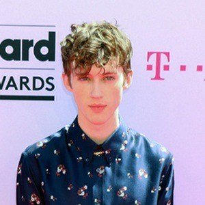 Troye Sivan, 30 (流行歌手)