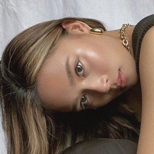 Tsutsumi Hoang, 30 (Blogger)
