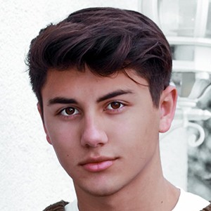 Tugyan Cengic, 27 (Estrelas do YouTube)