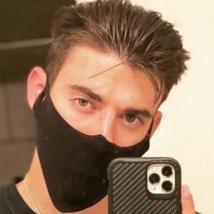 Txns, 24 (YouTube明星)