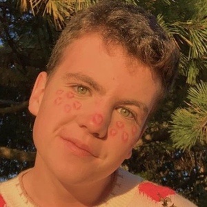 Ty Eveland, 22 (Estrella de TikTok)