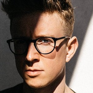 Tyler Oakley, 36 (YouTube明星)