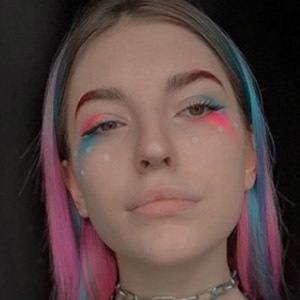 Ulyana Enders, 23 (YouTube明星)