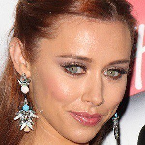 Una Healy, 42 (流行歌手)