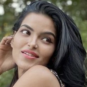 Unika Ray, 30 (Model)