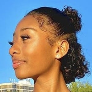 Urban Sy, 18 (YouTube明星)