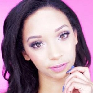 UrbanDekayBabe, 32 (YouTube明星)