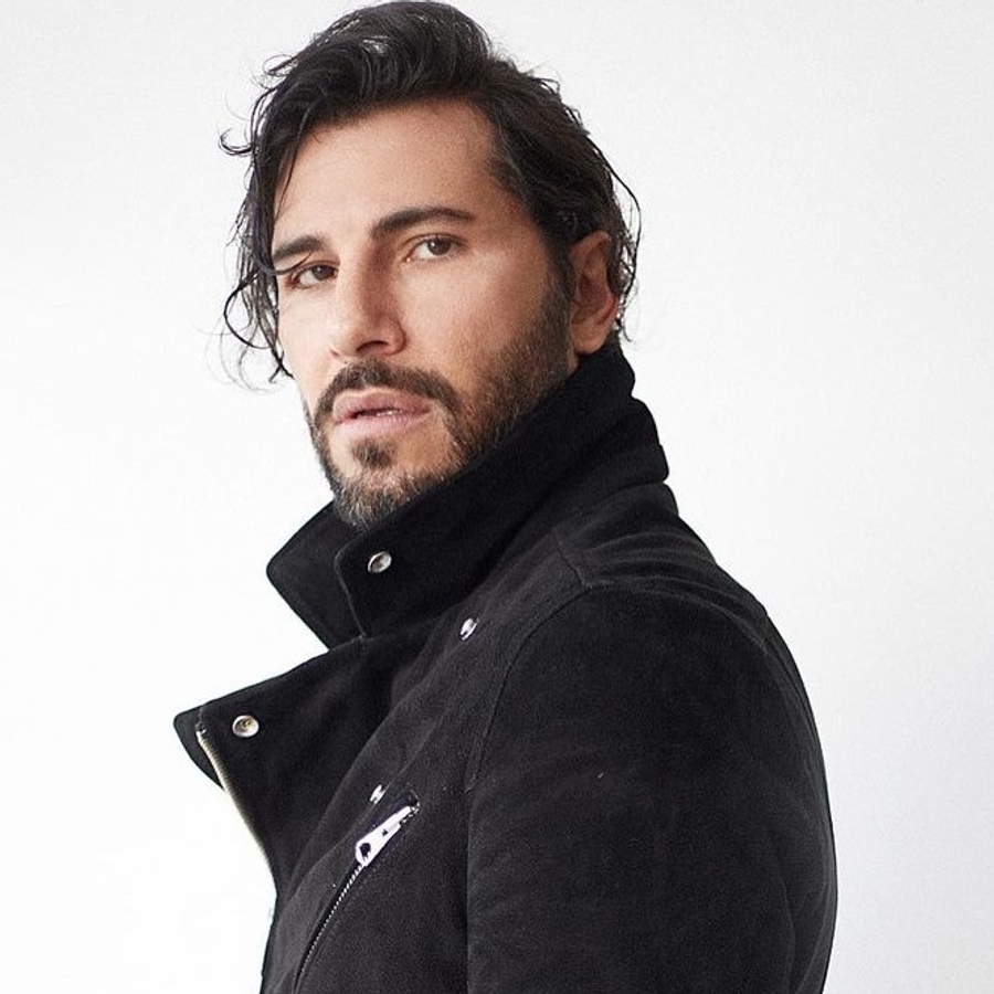 Uriel Del Toro, 45 (Attore TV)