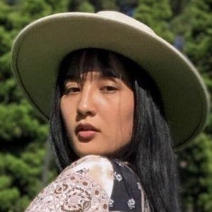 usuissidechick, 29 (TikTok Star)