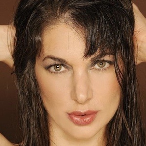 Vale Degenaro, 46 (Instagram明星)